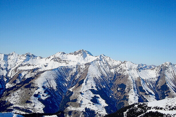 Niesen Range with Männlifluh (2652m)