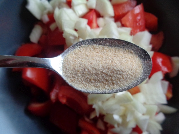 Add one teaspoon of garlicpowder