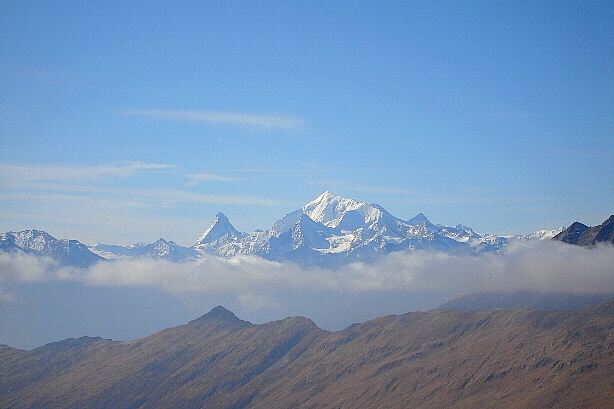 Foggenhorn (2569m), Matterhorn (4478m) und Weisshorn (4506m)