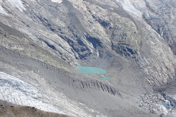 The lake close to the Monte Rosa glacier (2599m)