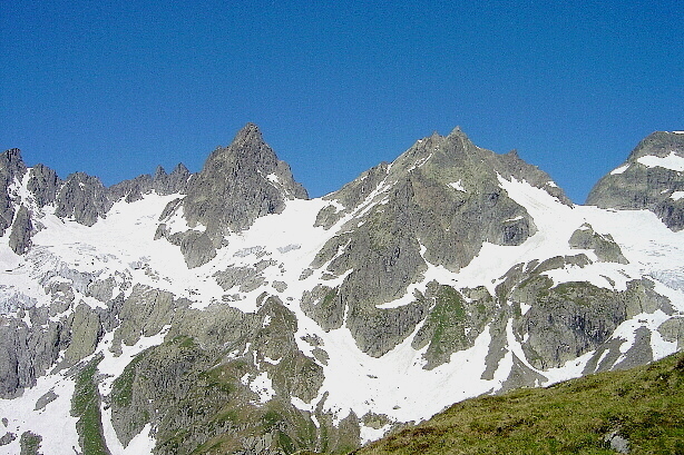 Wendenhorn (3023m) and Fünffingerstock (2932m)