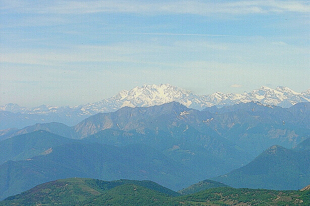 Im Hintergrund Monte Rosa (4634m)