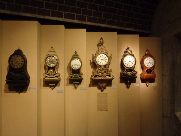 Pendulum clocks