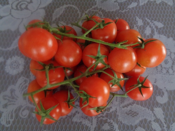 5000 grams of cherry tomatoes