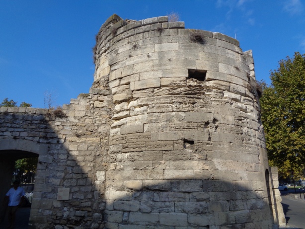 Townwall nearby Rue Marius Jouveau