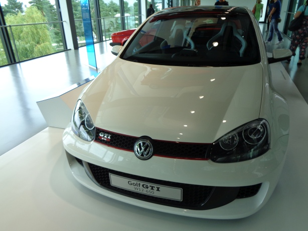 VW Golf GTI W12-650