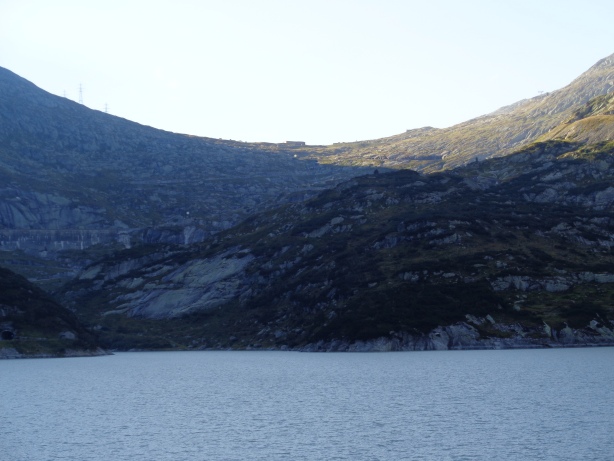 Räterichsbodensee (1767m) und Grimselpass (2164m)