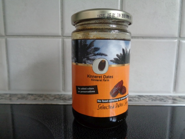 Ein gehäufter Esslöffel Dattelhonig