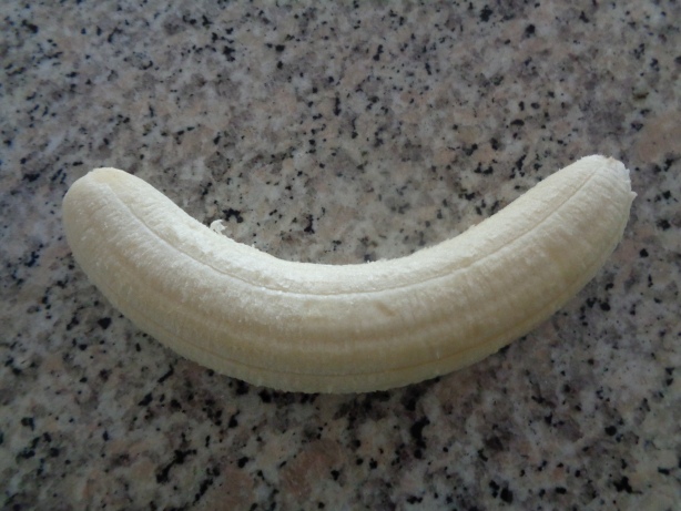 Die Banane schälen