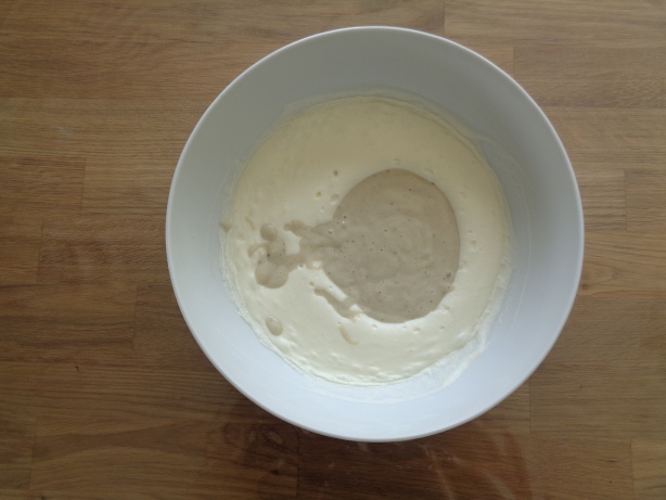 Die Bananen dem Rahm beigeben