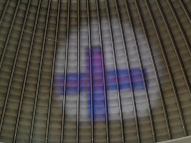 Kreuz von Ludger Hinse in der St. Hedwigs-Kathedrale