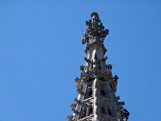 Die Spitze des Turms