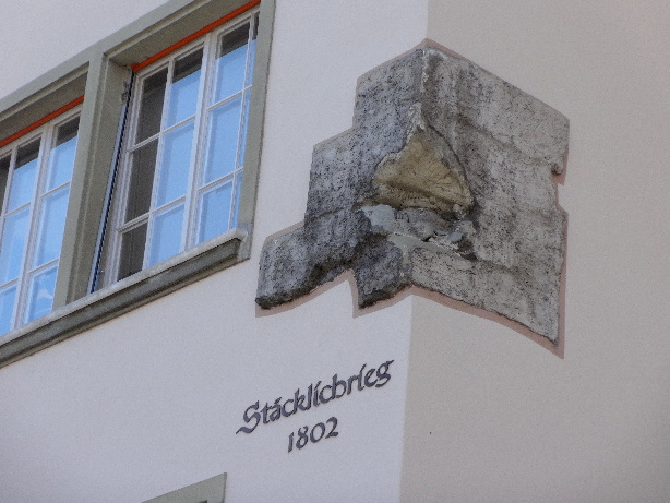 Einschussloch vom Stäcklikrieg am Läuferplatz