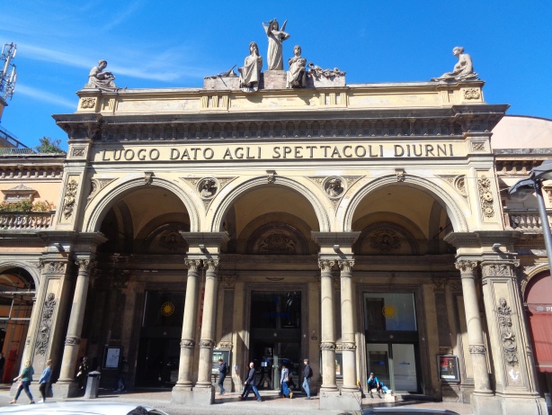 Luogo dato agli spettacoli diurni