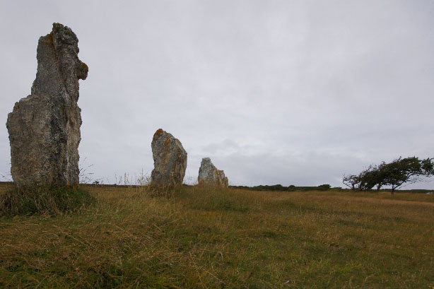 Menhire - Steinreihen von Lagatjar