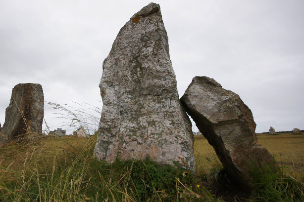 Menhire - Steinreihen von Lagatjar