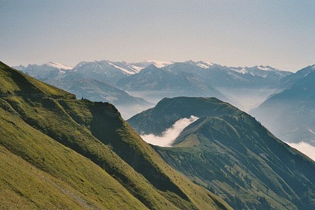 Im Vordergrund das Wilerhorn (2004m)