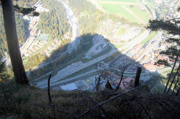 Der Schatten der Burgflue (981m)