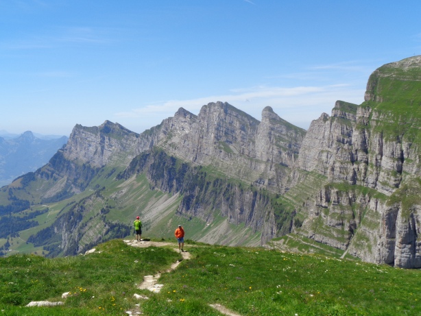 Churfirsten - Selun (2204m), Frümsel (2264m), Brisi (2274m), Zuestoll (2235m)