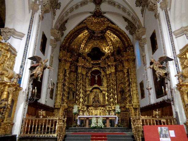 Interior view of Church / Iglesia San Francisco