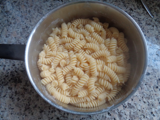 Drip off the water from the pasta