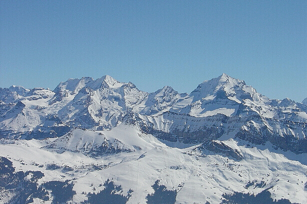 Blüemlisalp (3660m), Fründenhorn (3369m), und Doldenhorn (3638m)