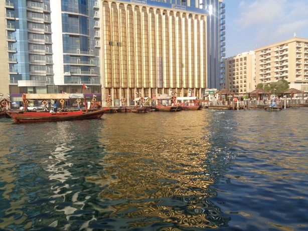 Schiff (Dhau) auf dem Dubai Creek