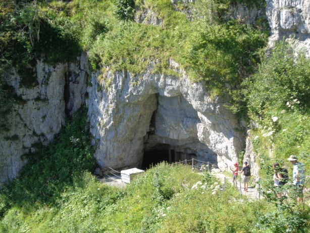 Eingang zur Wildkirchlihöhle