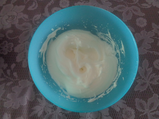 Das Eiweiss so lange schlagen bis es steif ist