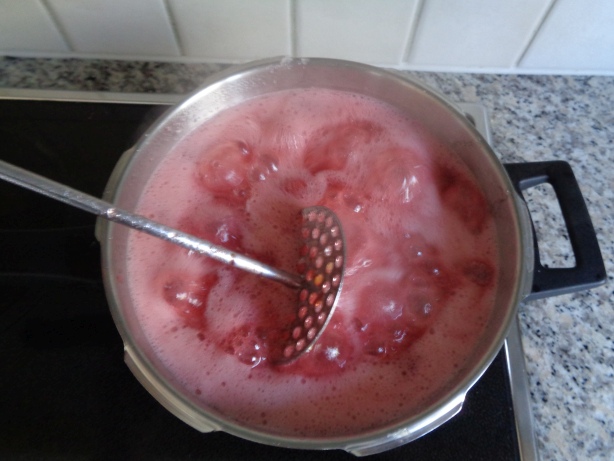 Unter ständigem Rühren erhitzen