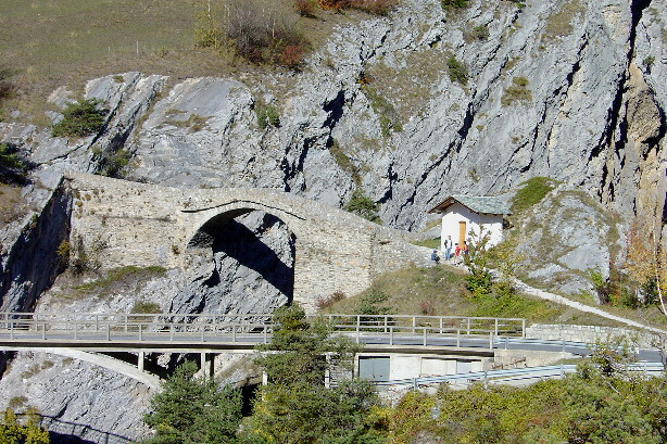 Hohe Brücke