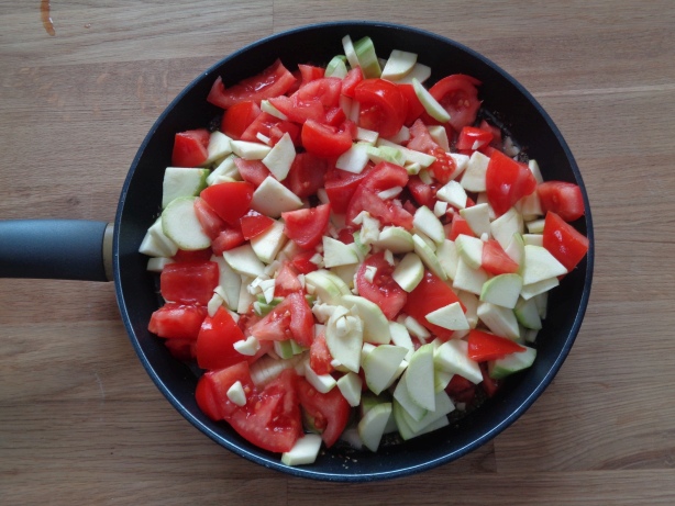 Die restlichen Zutaten beigeben