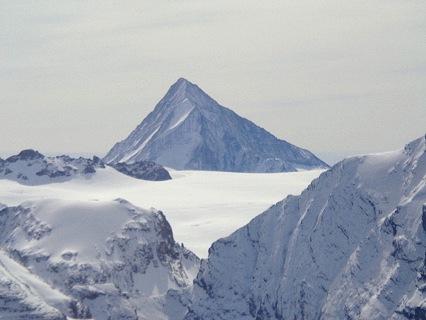 Bietschhorn (3934m), Petersgrat (3203m)