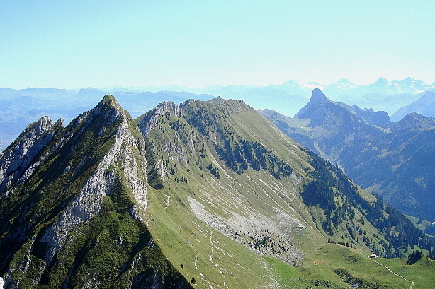 Chrummfadeflue (2074m), Nünenenflue (2101m), Stockhorn (2190m)
