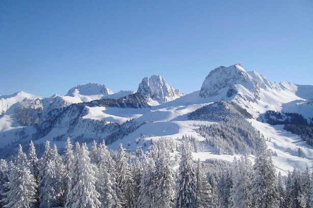 Chrummfadeflue (2074m), Nünenenflue (2101m), Gantrisch (2175m)