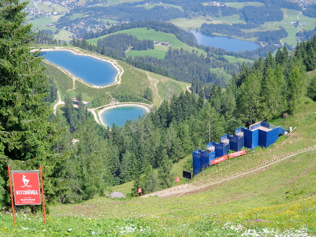 Blick vom Starthaus auf die Rennstrecke