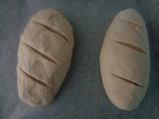 Auf ein Backblech legen und einschneiden