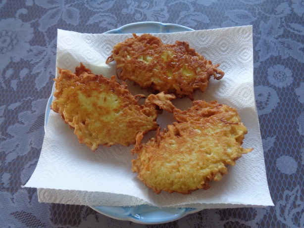 Auf Küchenpapier abtropfen lassen