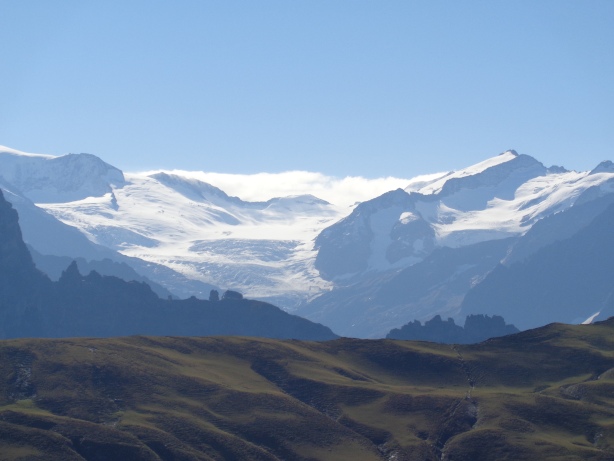 Hinter Tierberg (3447m), Dammastock (3447m), Diechterhorn (3389m)