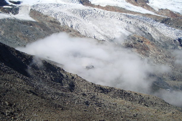 Die Station Morenia im Nebel