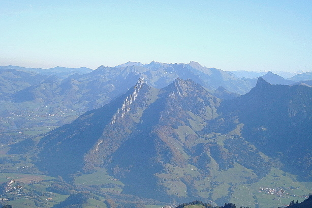 Dent de Broc (1829m), Dent du Chamois (1839m), Dent du Bourgo (1909m)