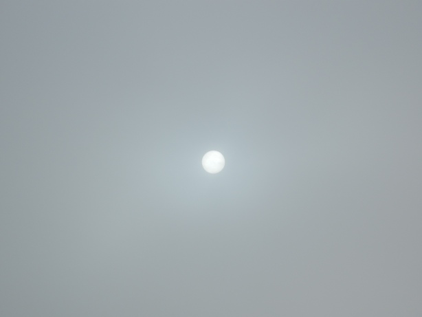 Sonne durch Nebel