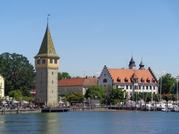 Mangturm und Bundespolizeirevier