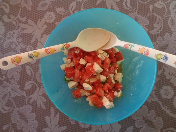 Das Olivenöl beigeben und untereinander rühren.