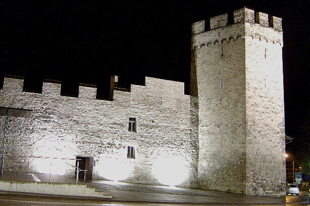Stadtmauer und Zyroturm - Thun