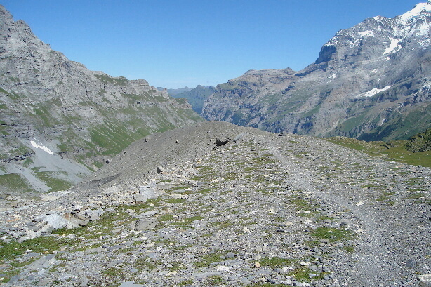 Auf der Gletschermoräne Richtung Mutthornhütte
