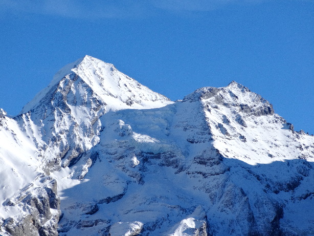 Blümlisalphorn (3660m) and Oeschinenhorn (3486m)
