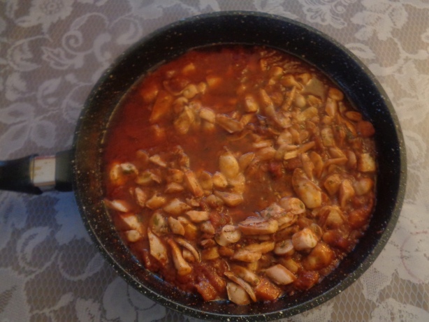 Oktopus beigeben vermengen und etwa 1 Minute ziehen lassen