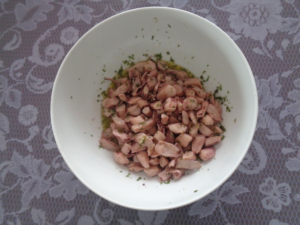 Oktopus beifügen und vermengen