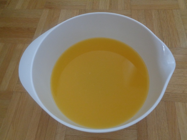 Alle Zutaten in eine Schüssel geben und rühren